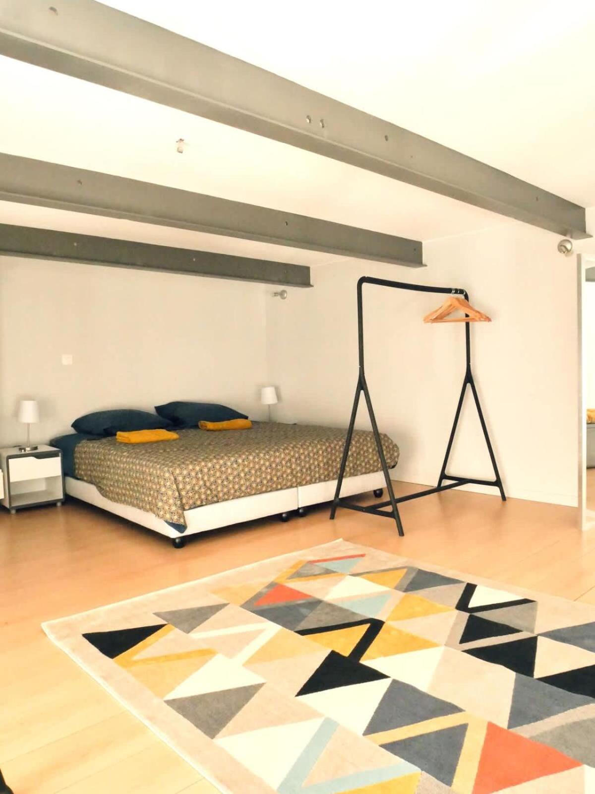 Centre Historique: Duplex Apartment