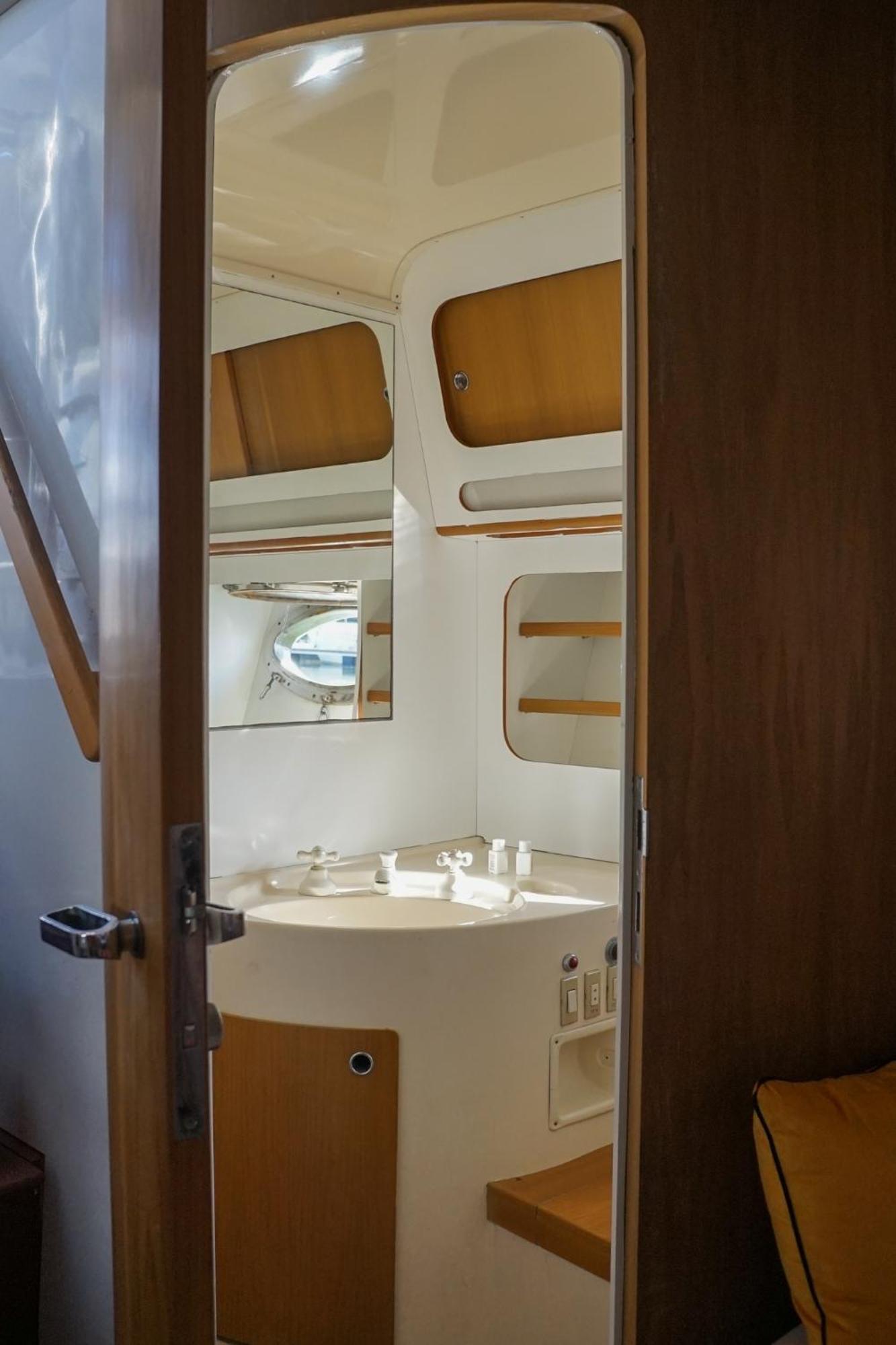 Bateau Cocoon En Amoureux Bordeaux