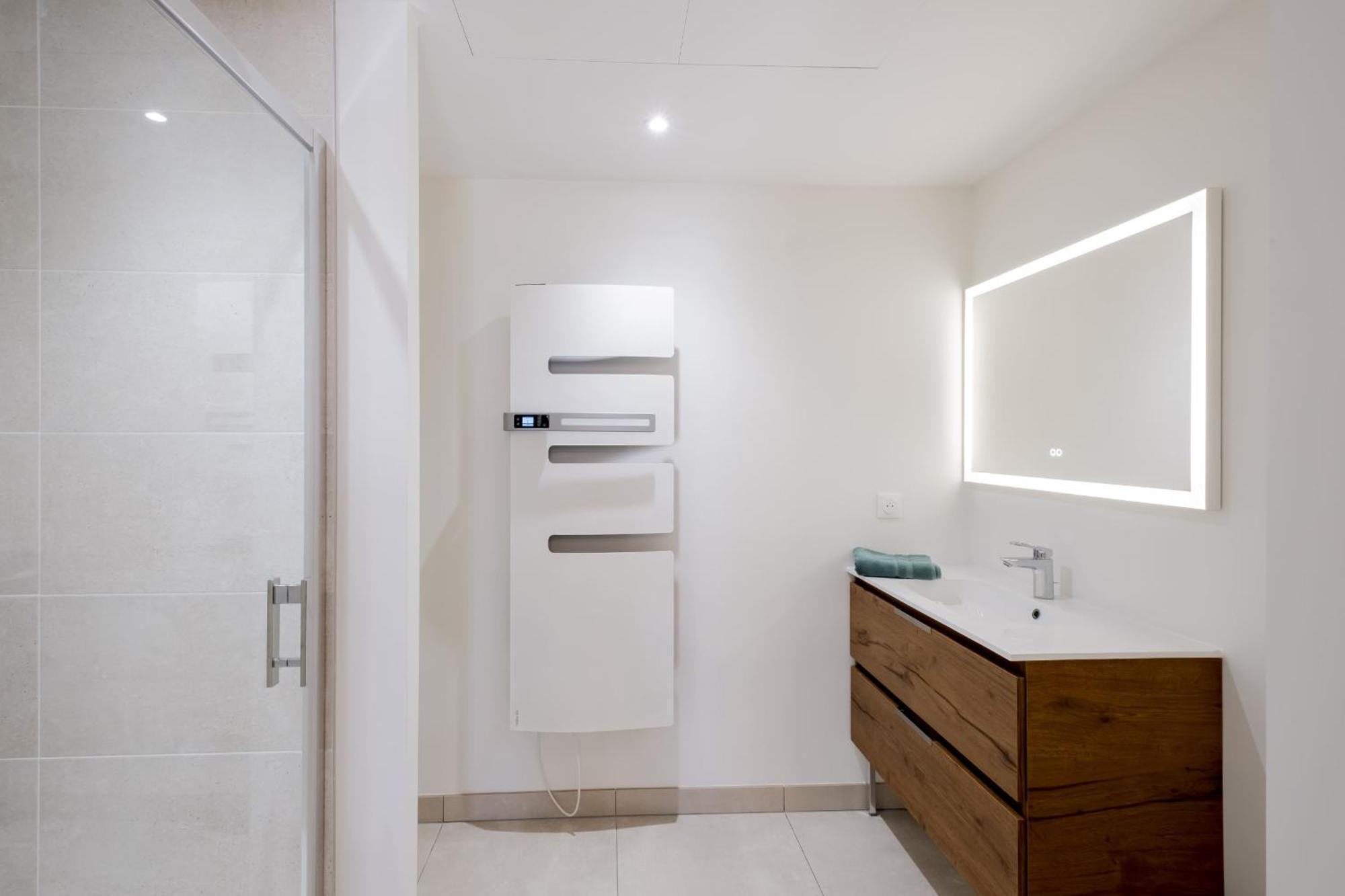 Spacious 4br With Lovely Balcony Bordeaux