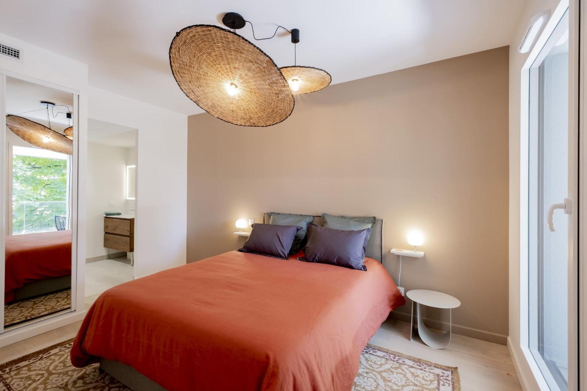 Spacious 4br With Lovely Balcony * Bordeaux