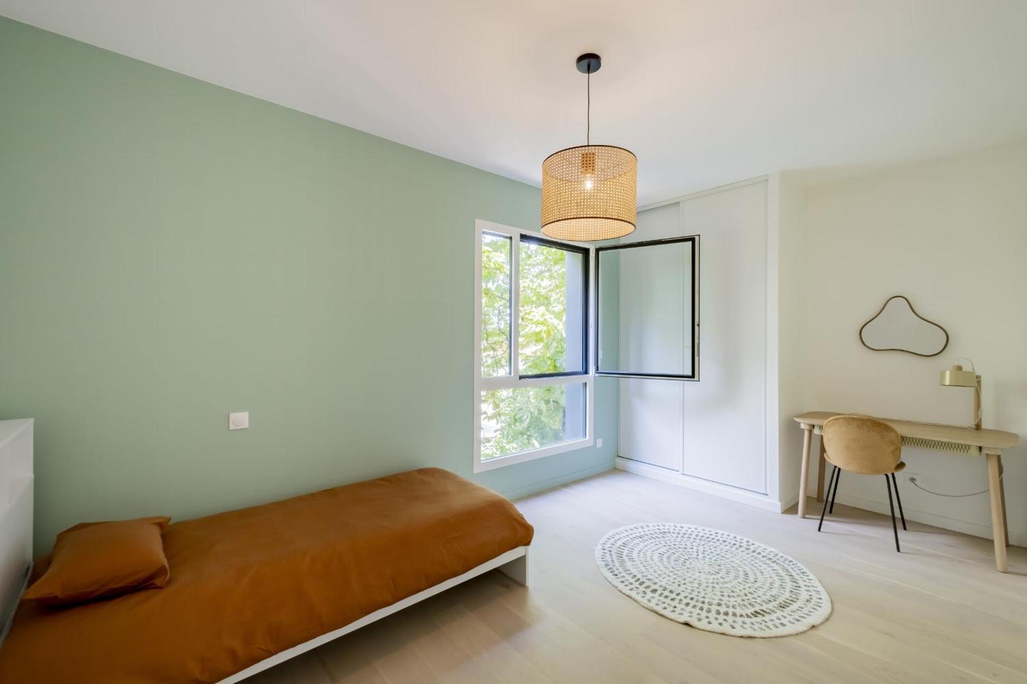 Spacious 4br With Lovely Balcony Bordeaux