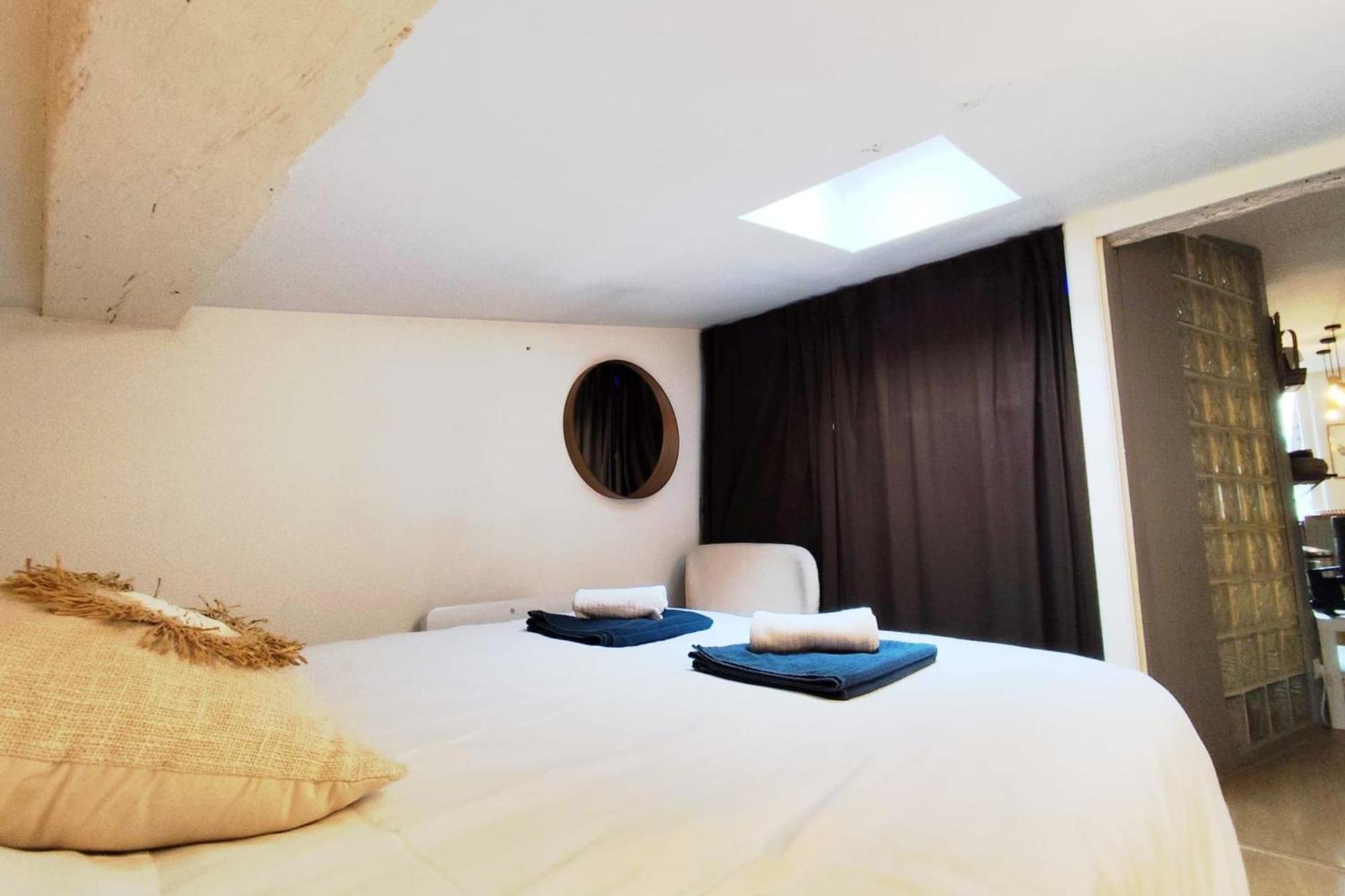 Appartement T2 In The Historic Heart Of Bordeaux