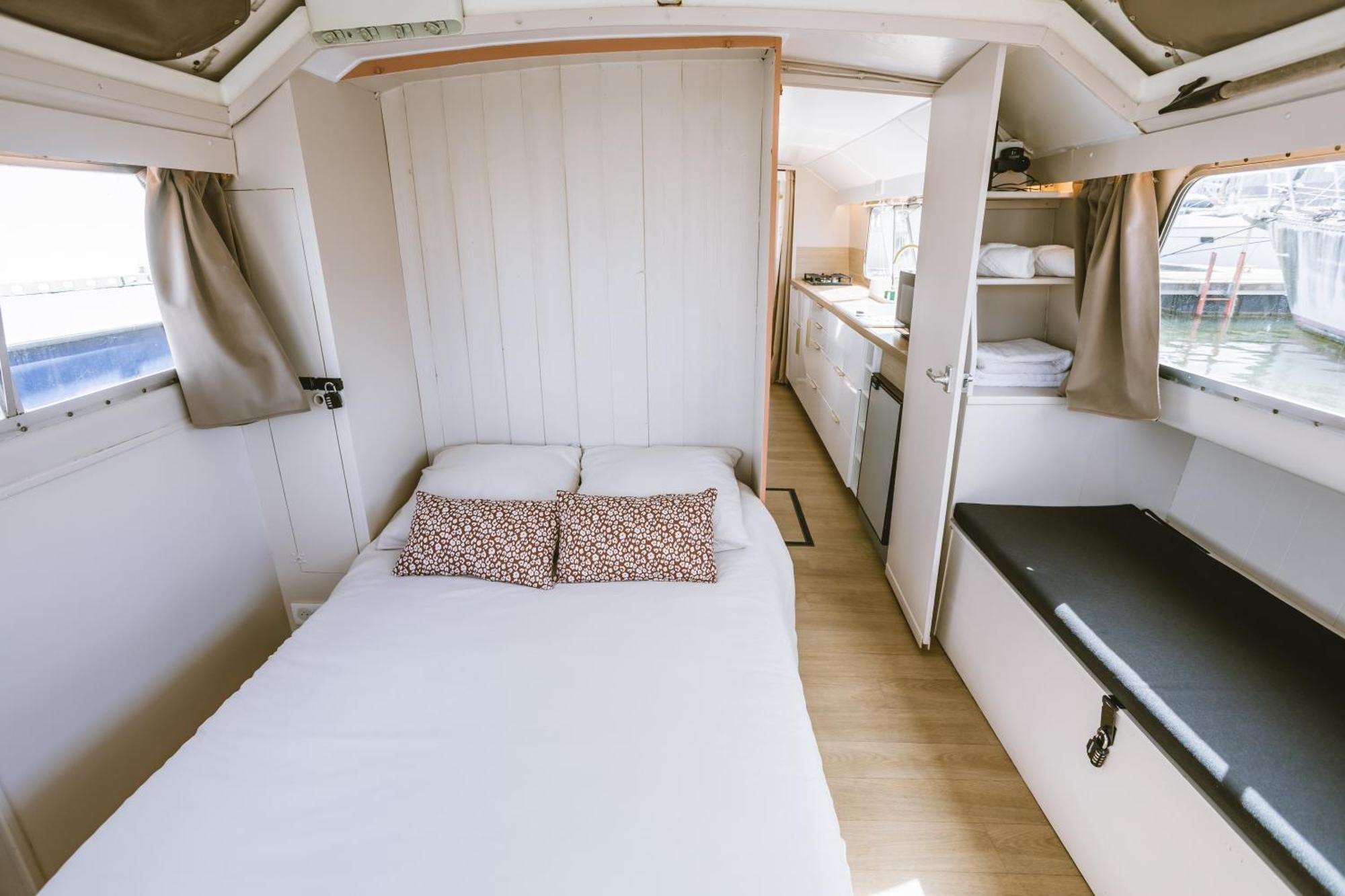 Nightboat Peniche