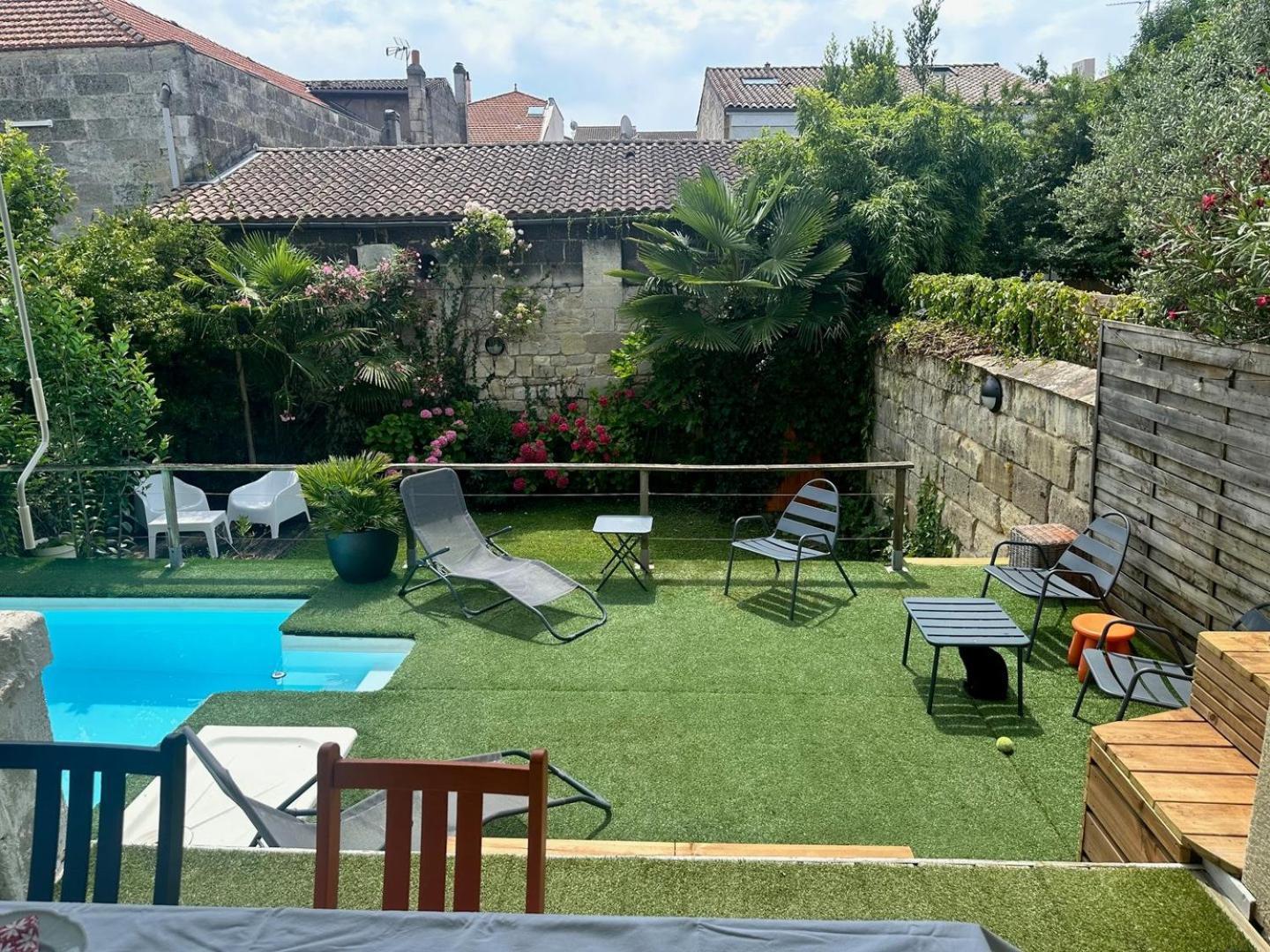 Family House With Pool Ferienhaus