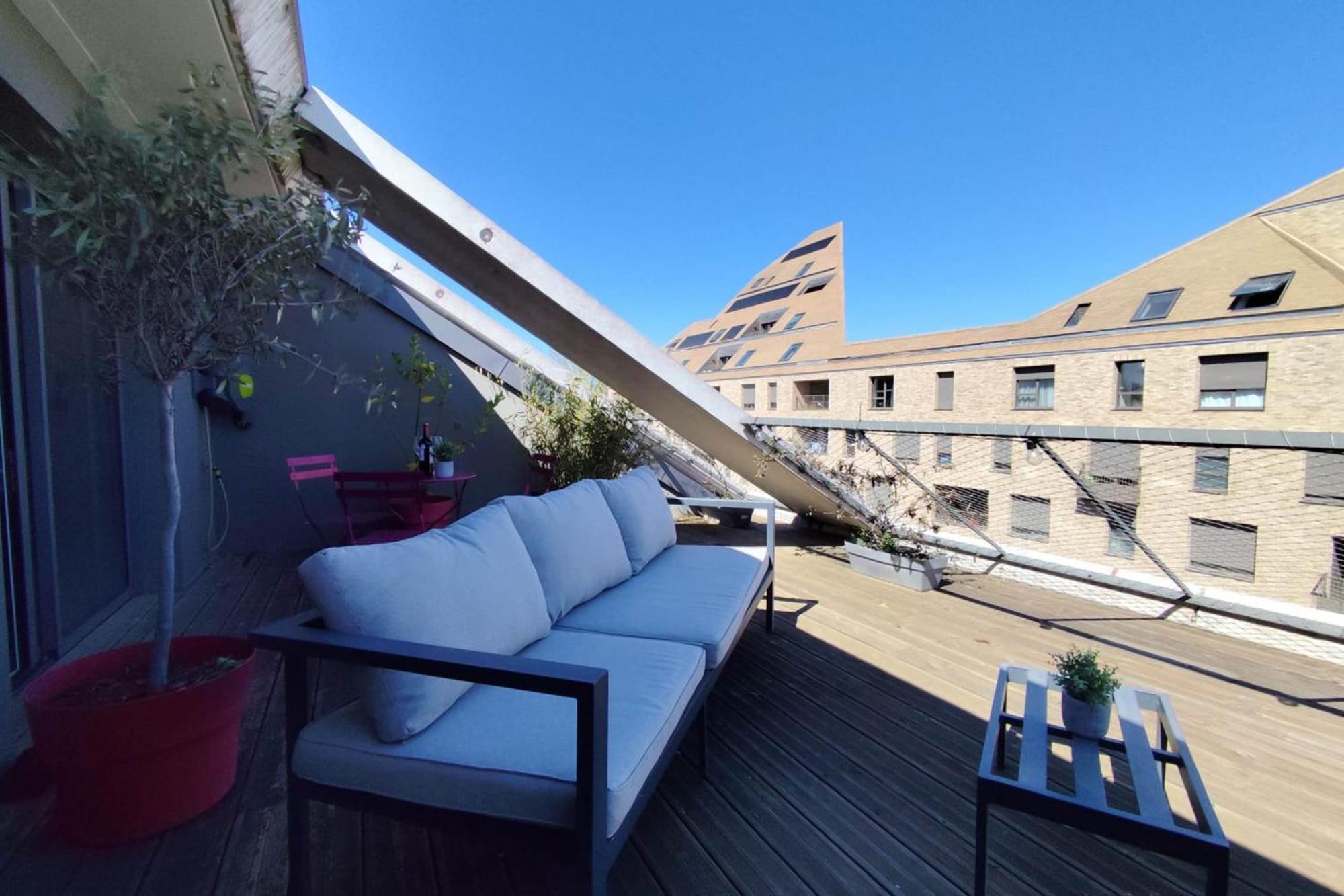 2 With Terrace In Bordeaux