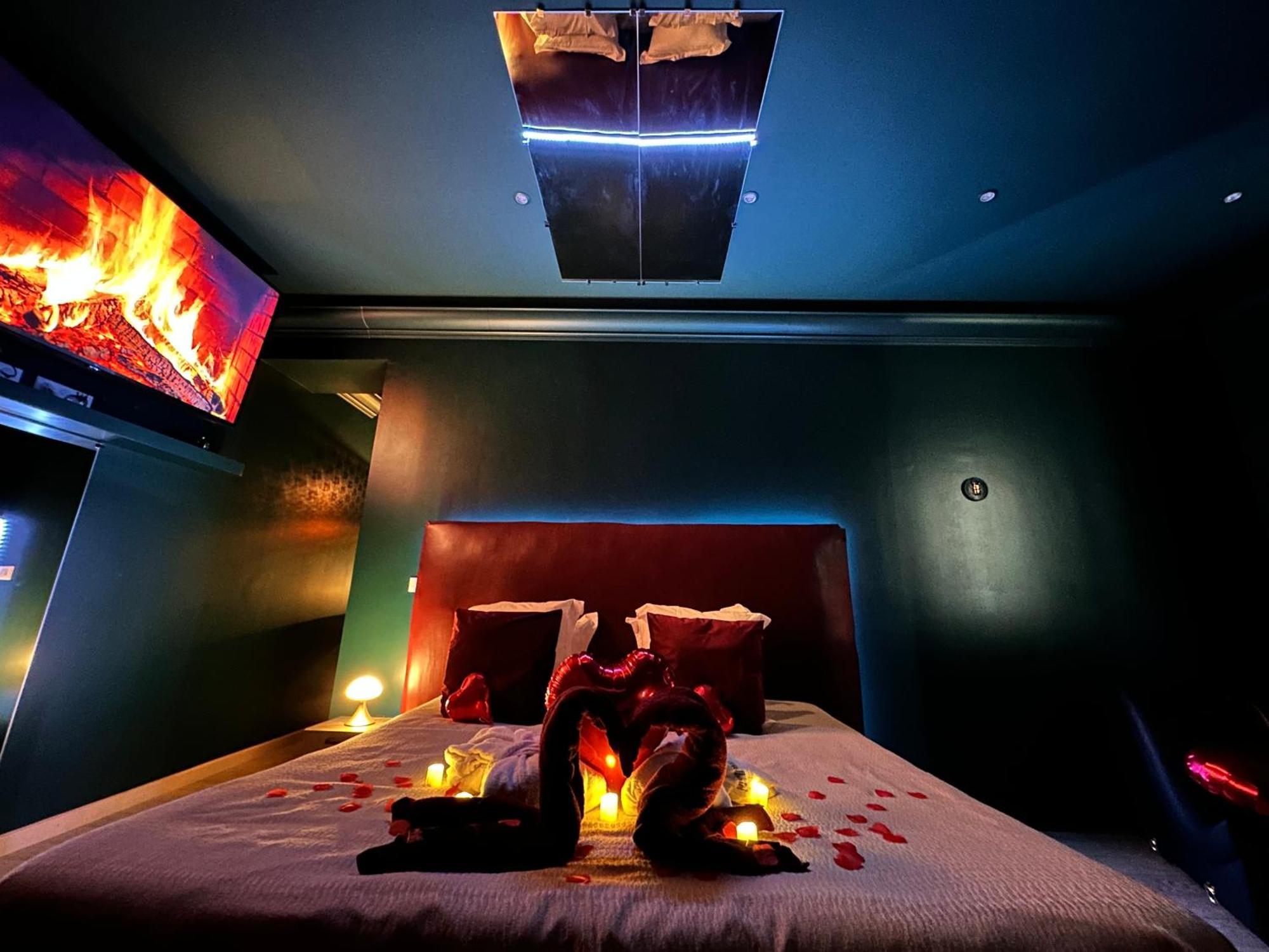Mieuxqualhotel Jacuzzi Privatif Velvet Desire Apartment