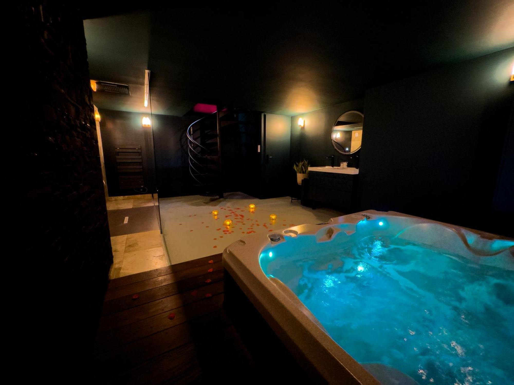 Apartment Mieuxqualhotel Jacuzzi Privatif Velvet Desire *
