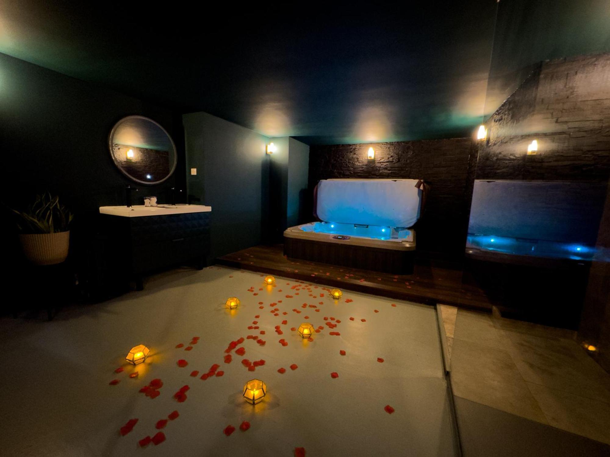 Apartment Mieuxqualhotel Jacuzzi Privatif Velvet Desire Bordeaux