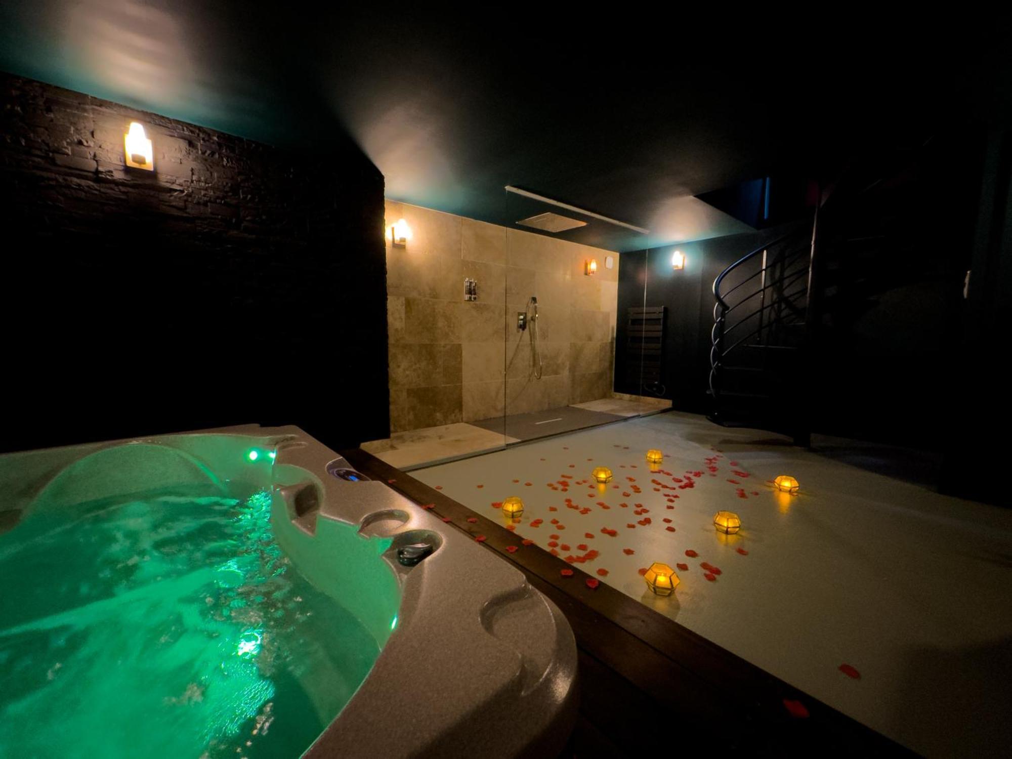 Mieuxqualhotel Jacuzzi Privatif Velvet Desire Apartment Bordeaux