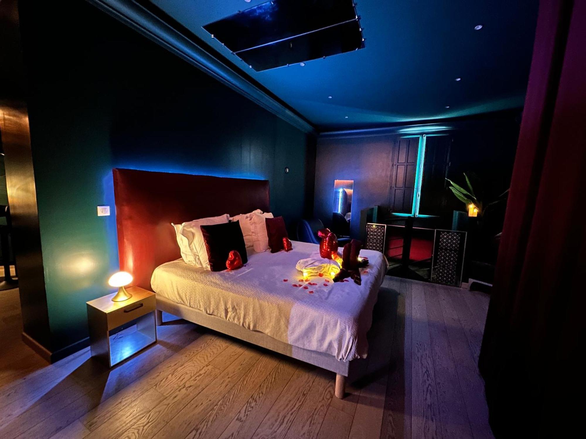 Mieuxqualhotel Jacuzzi Privatif Velvet Desire * Bordeaux