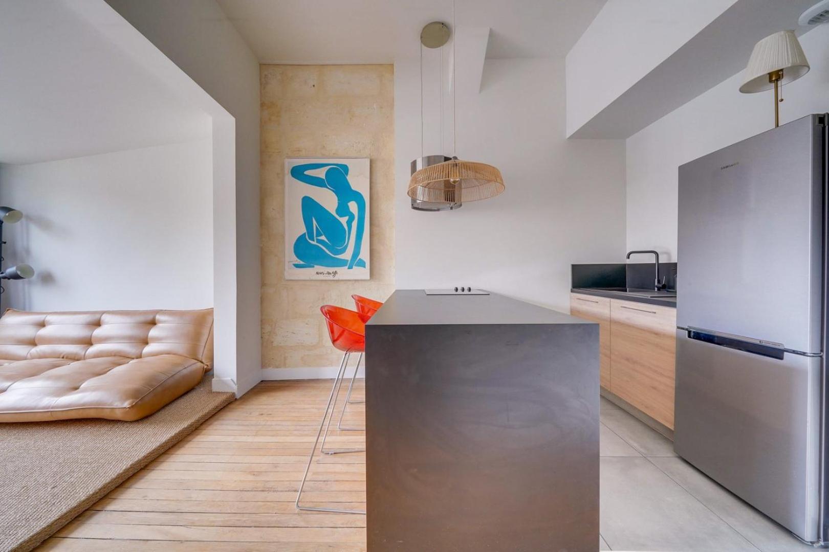 Charming, Modern Flat With Private Parking