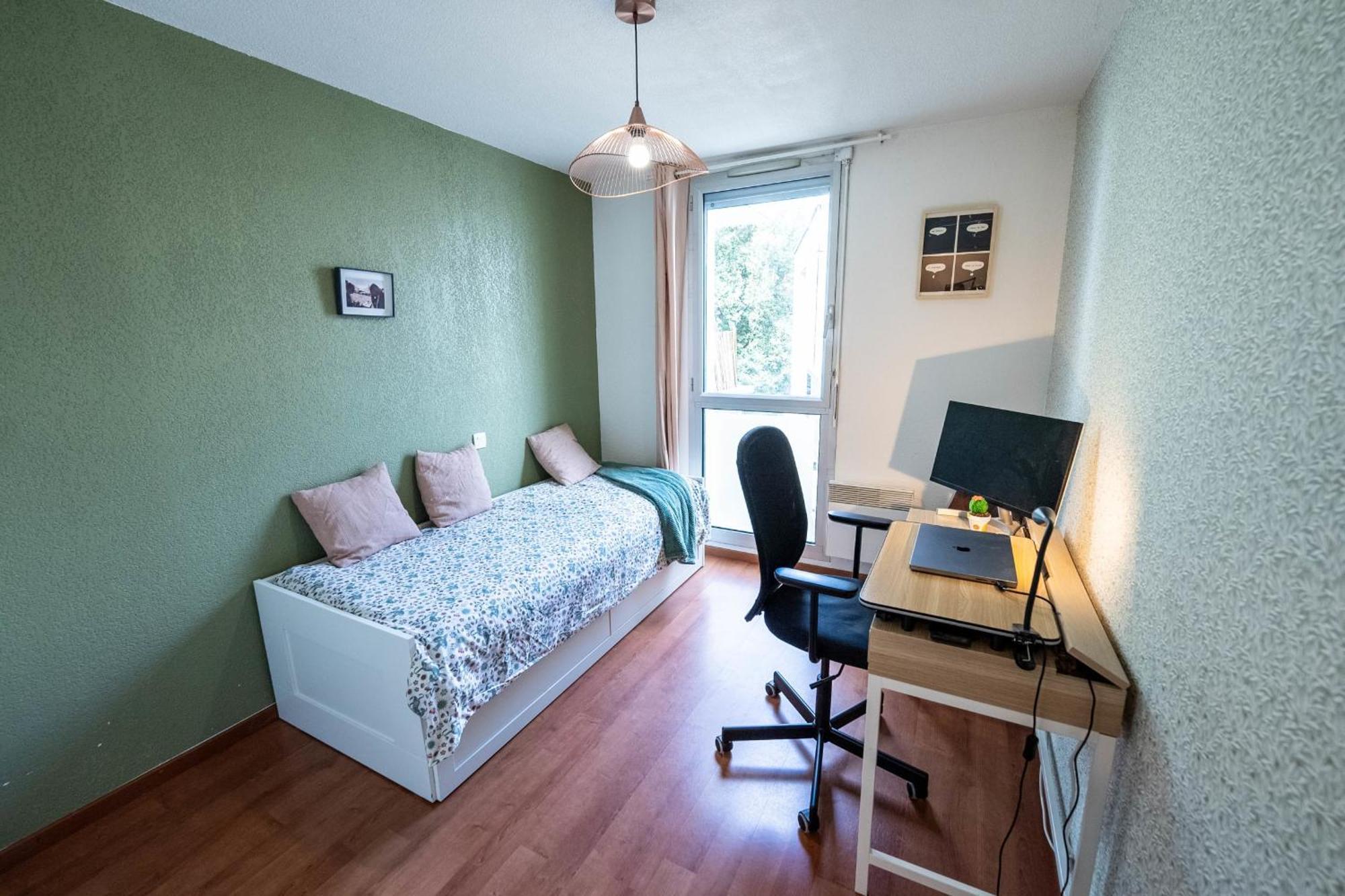 Spacious Family Flat In A Quiet Area