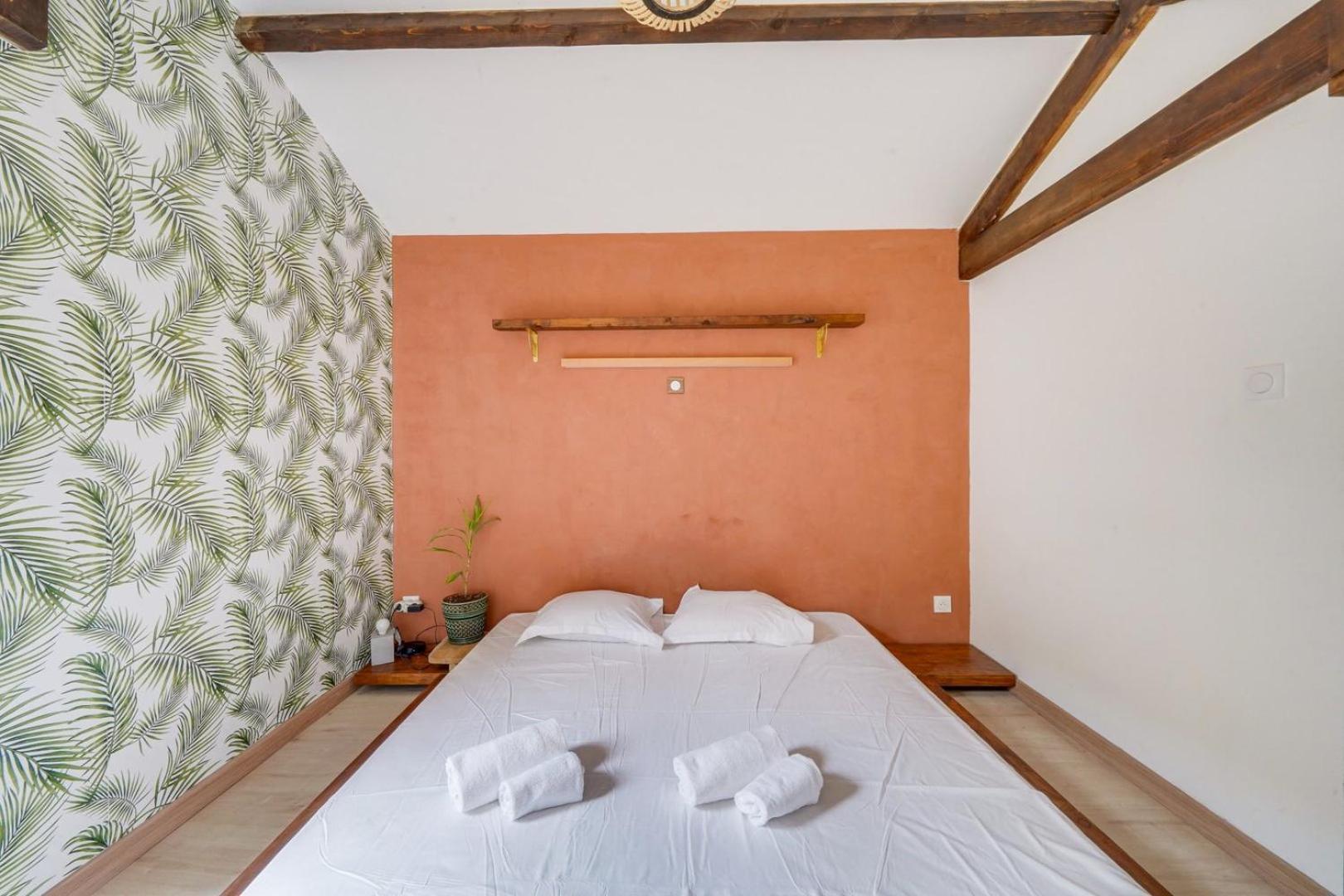 Pensión Maison Avec Terrasse & Parking Bacalan
