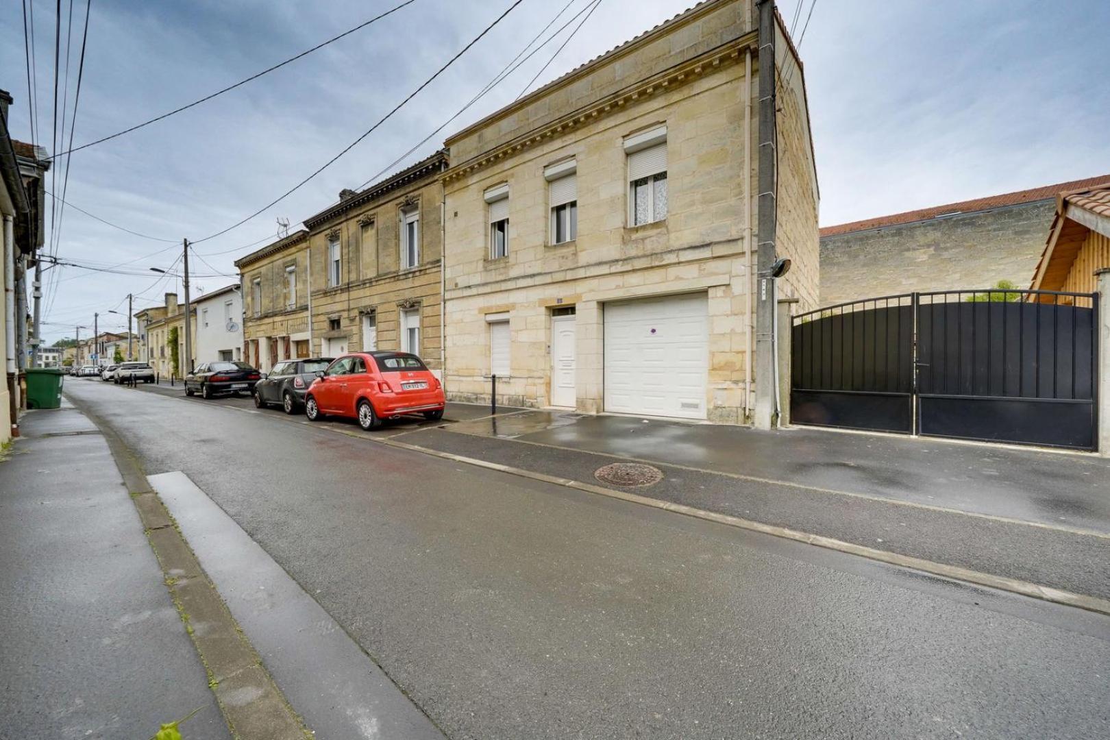 Pensión Maison Avec Terrasse & Parking Bacalan *