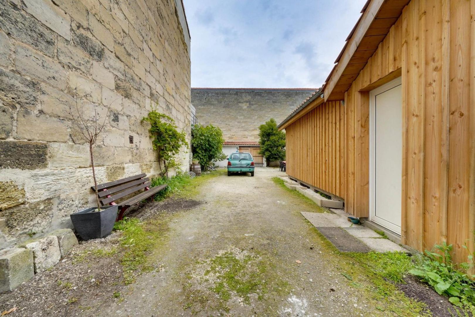 Maison Avec Terrasse & Parking Bacalan Pensión