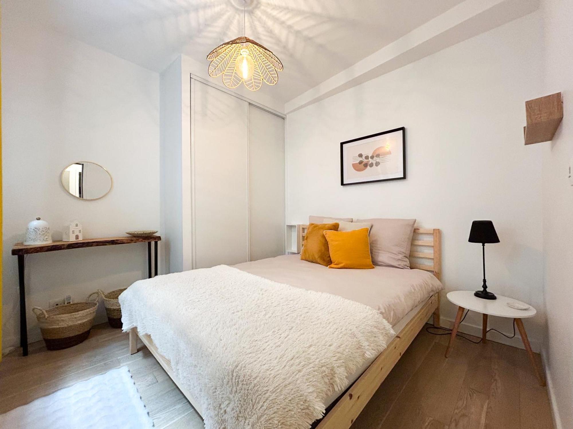 Apartment Centre *