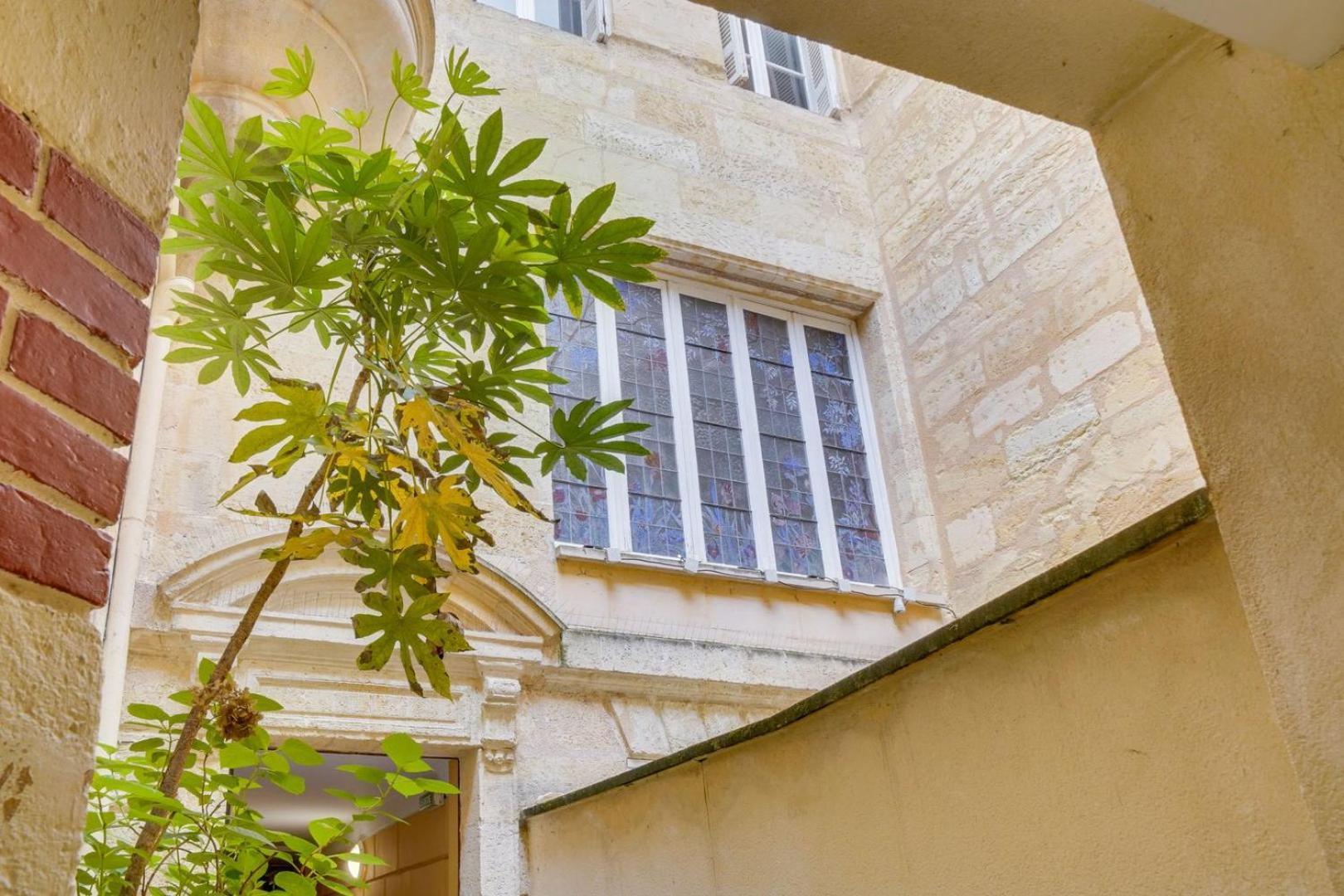 Spacious, Quiet Flat In The Heart Of *