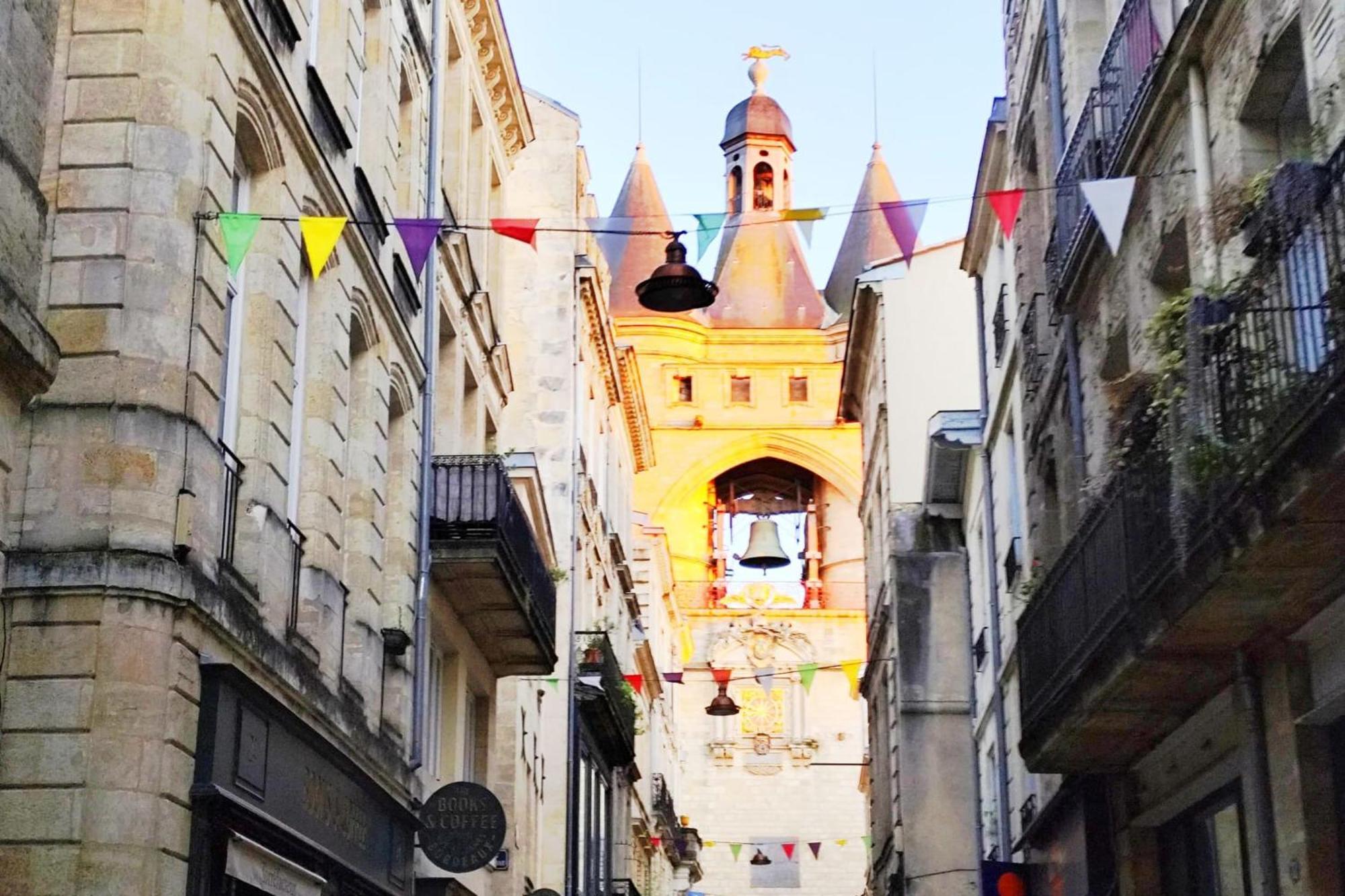 Near Basilique Saint-michel Apartment