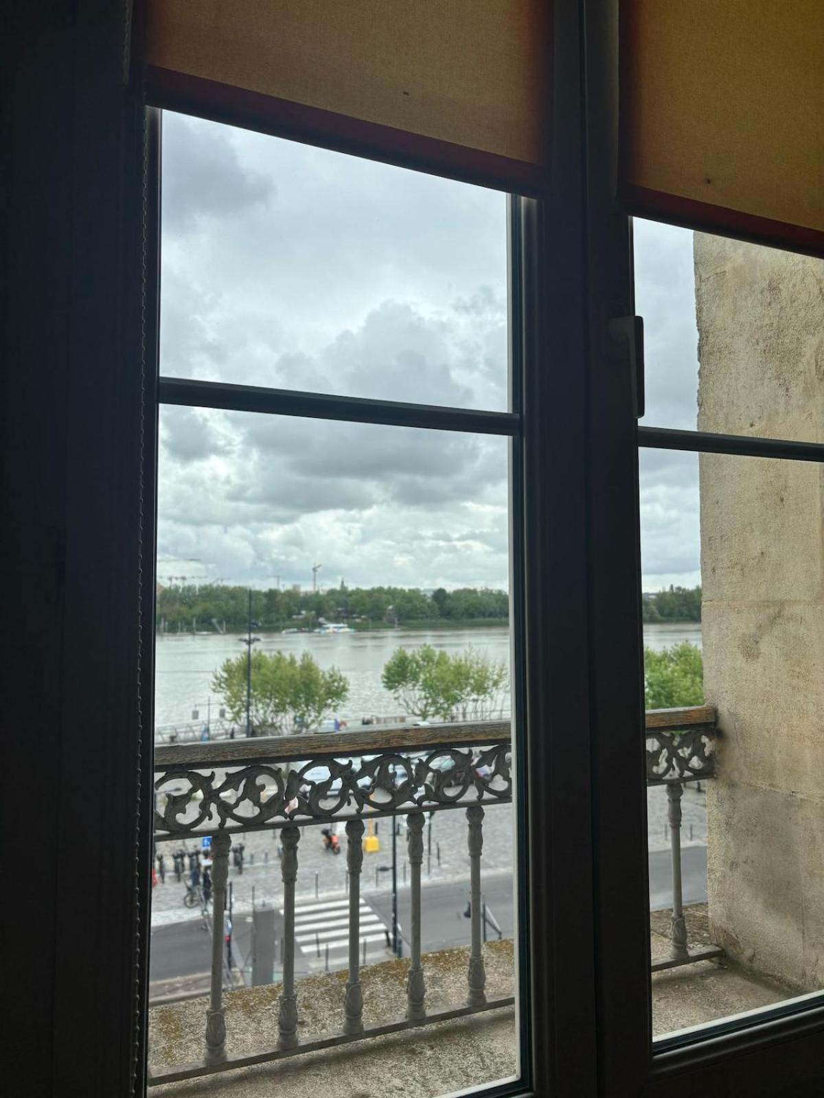 T4 Vue Sur La Garonne, Au Pied Du Tram Bordeaux