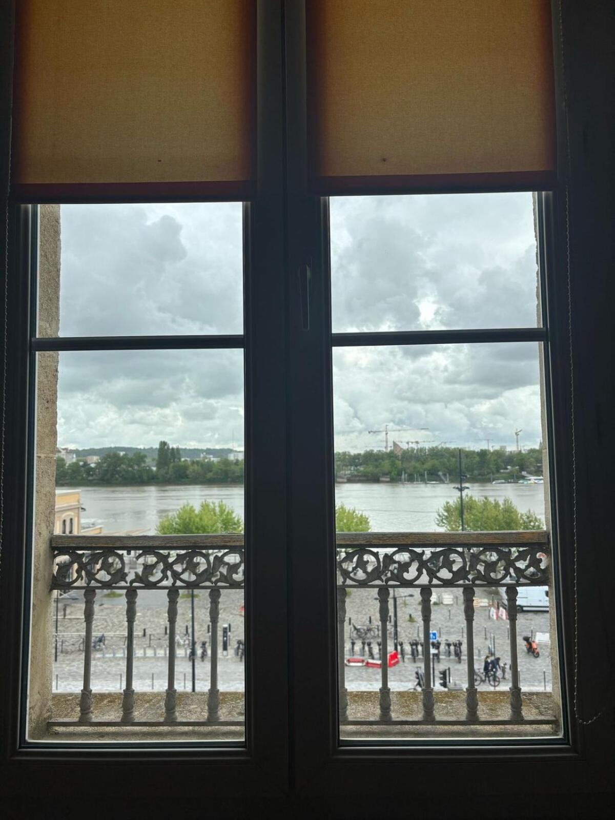 Apartment T4 Vue Sur La Garonne, Au Pied Du Tram Bordeaux