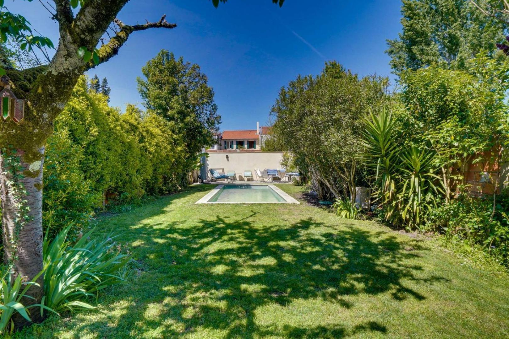 Hébergement de vacances Tres Belle Maison Avec Piscine Et Jardin