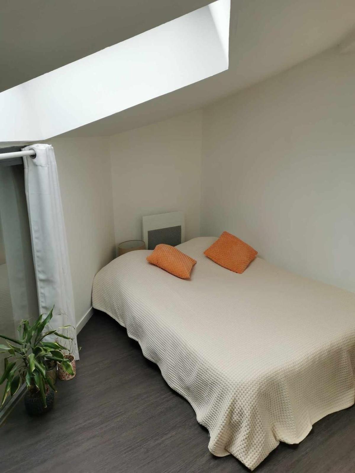 Charming In Bordeaux, 2 Steps From The Train Station