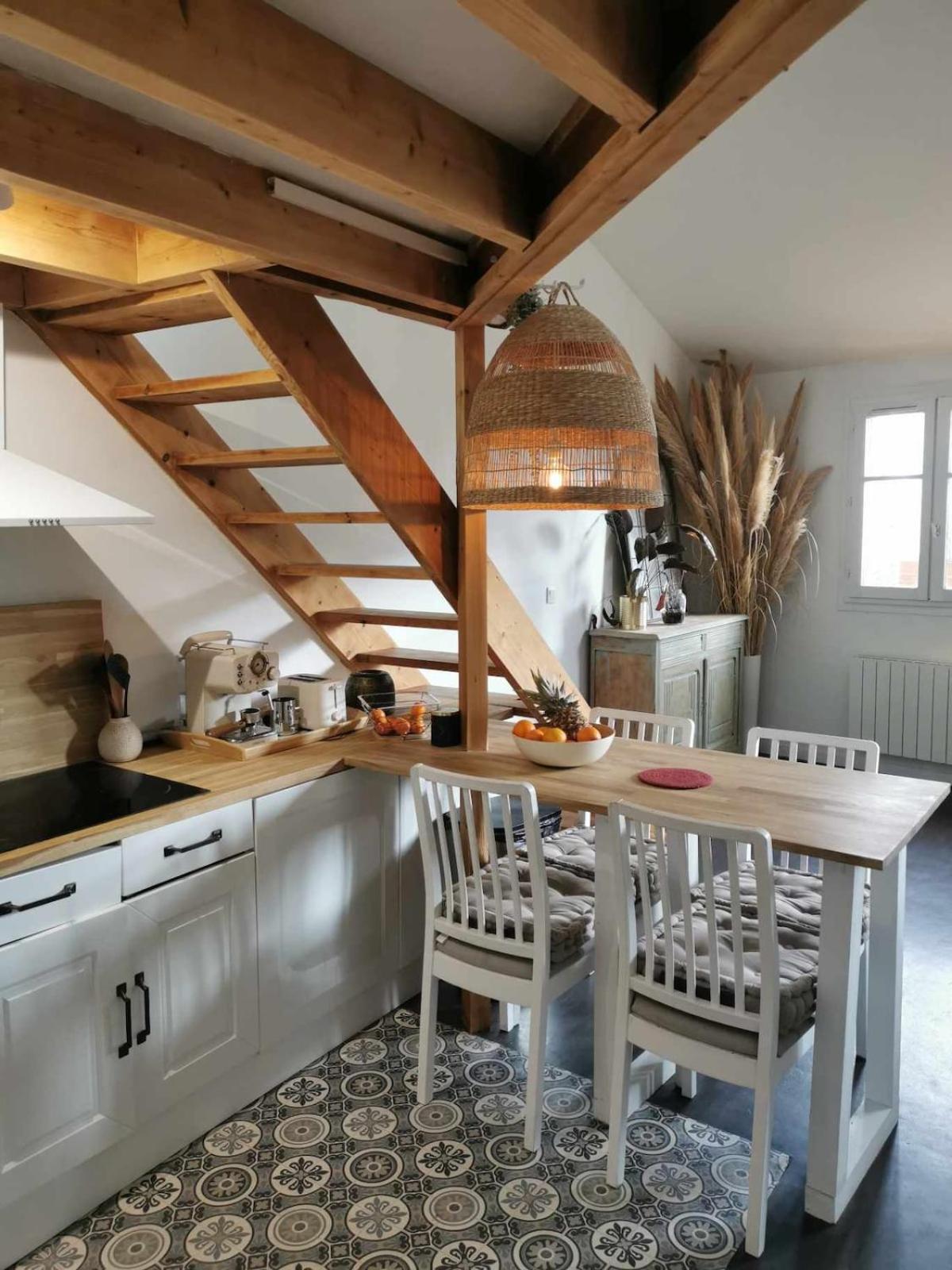 Charming In Bordeaux, 2 Steps From The Train Station *