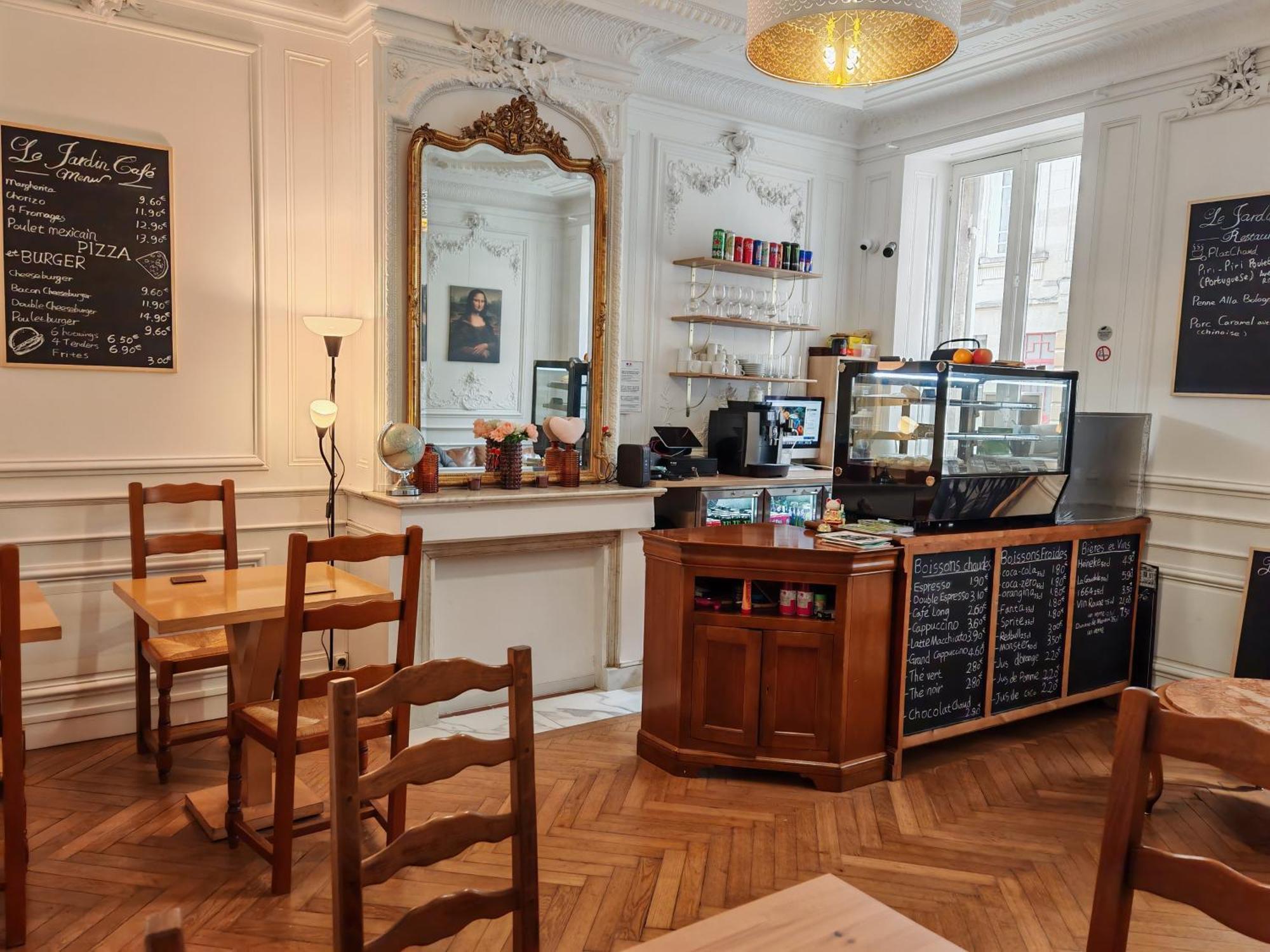 Le Jardin Cafe Burdeos