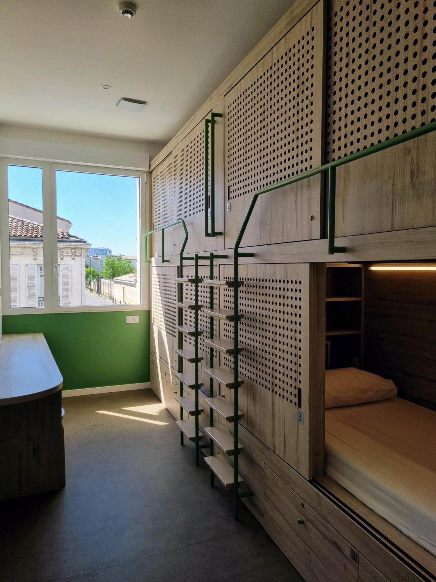 Bloom Bar & Garden Hostel