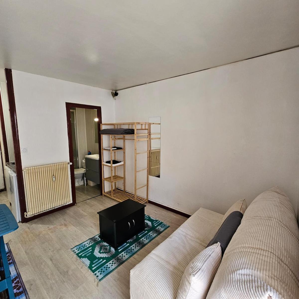 Apartment Calme Avec Petit Jardinet