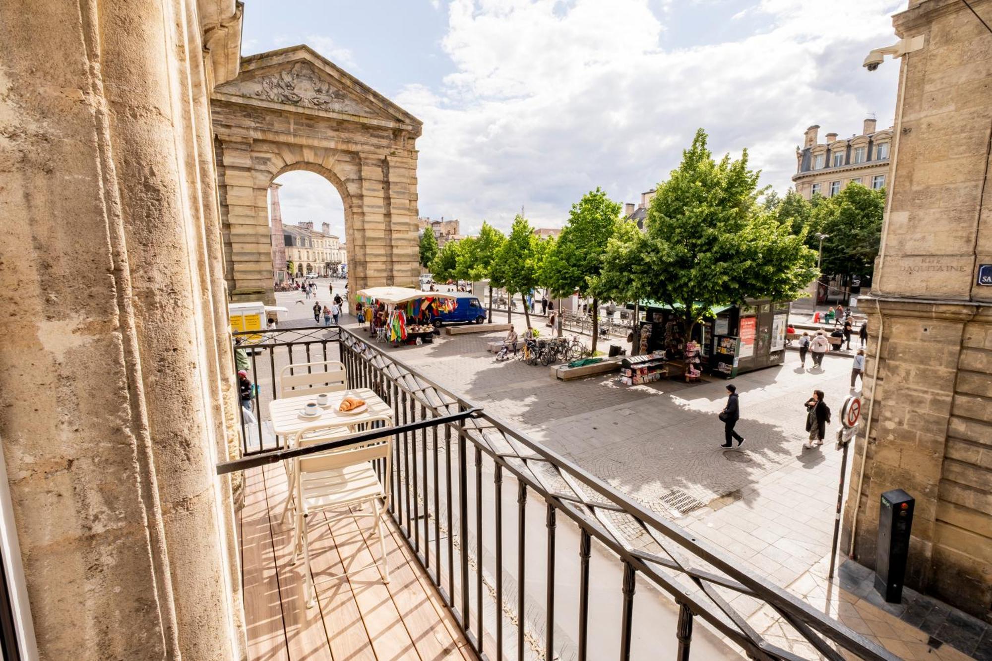 Superbe Rue St-catherine - Cine , Balcon & Appartement *