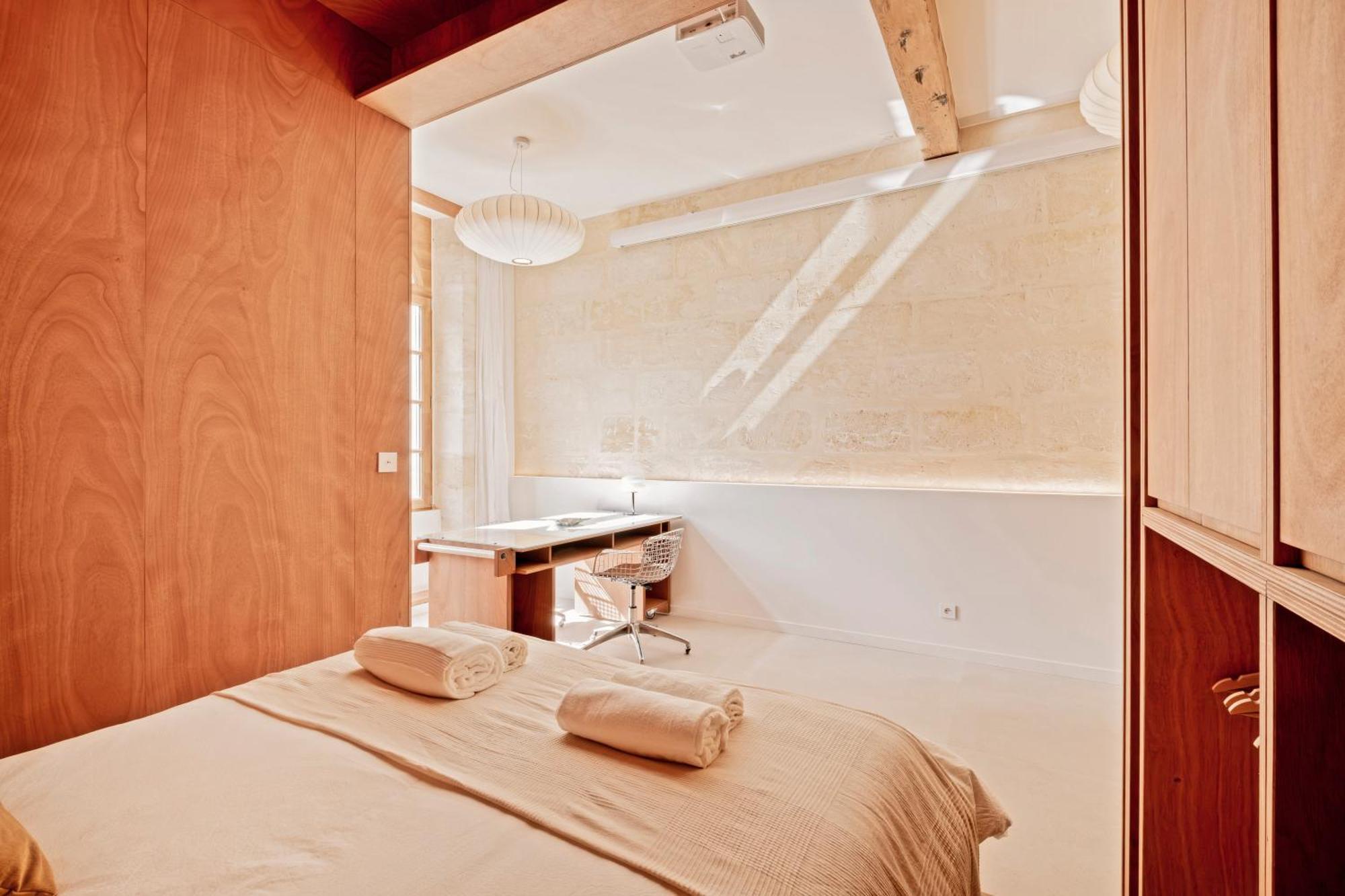 Appartement Superbe Rue St-catherine - Cine , Balcon &