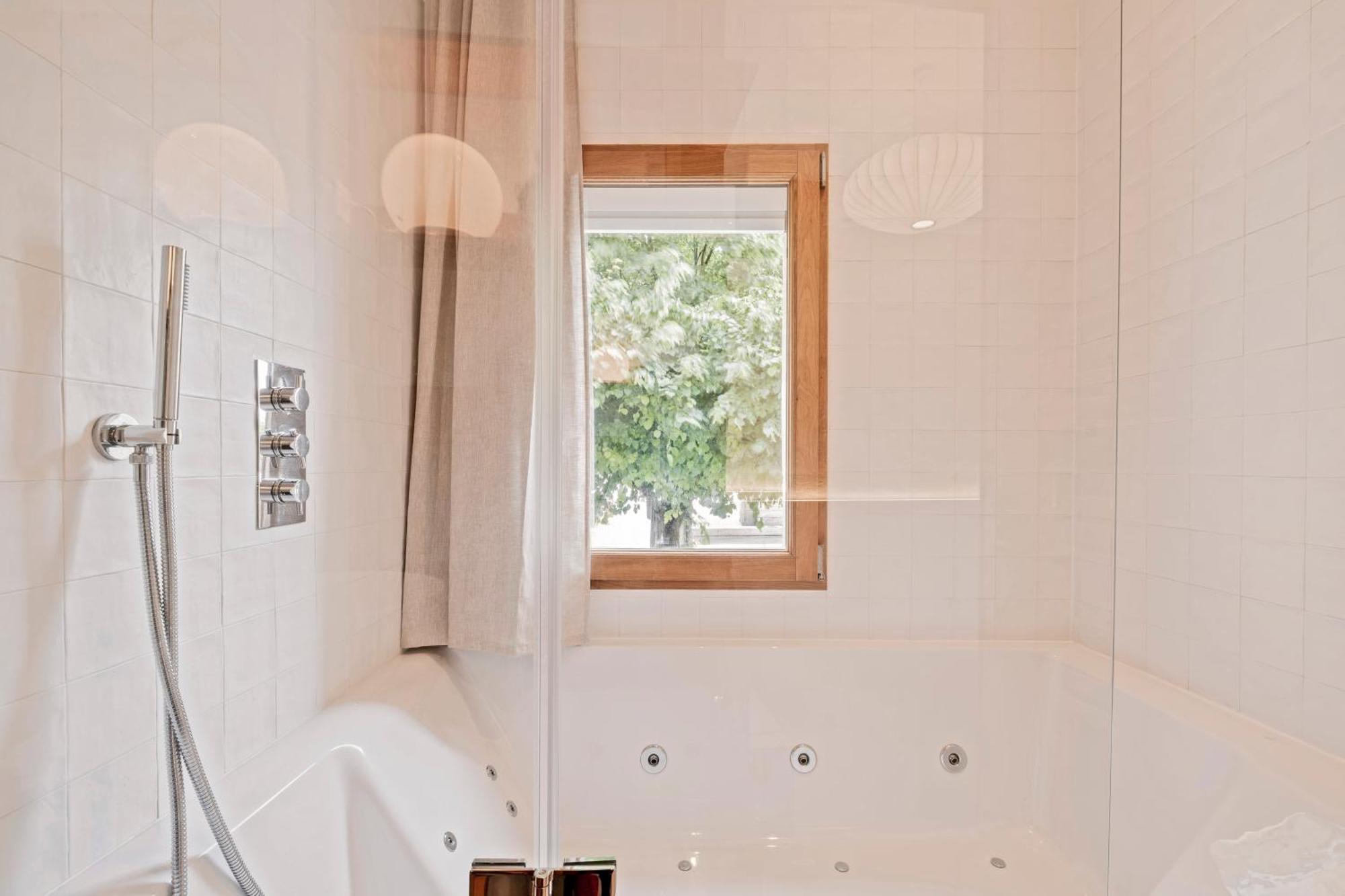 Appartement Superbe Rue St-catherine - Cine , Balcon &