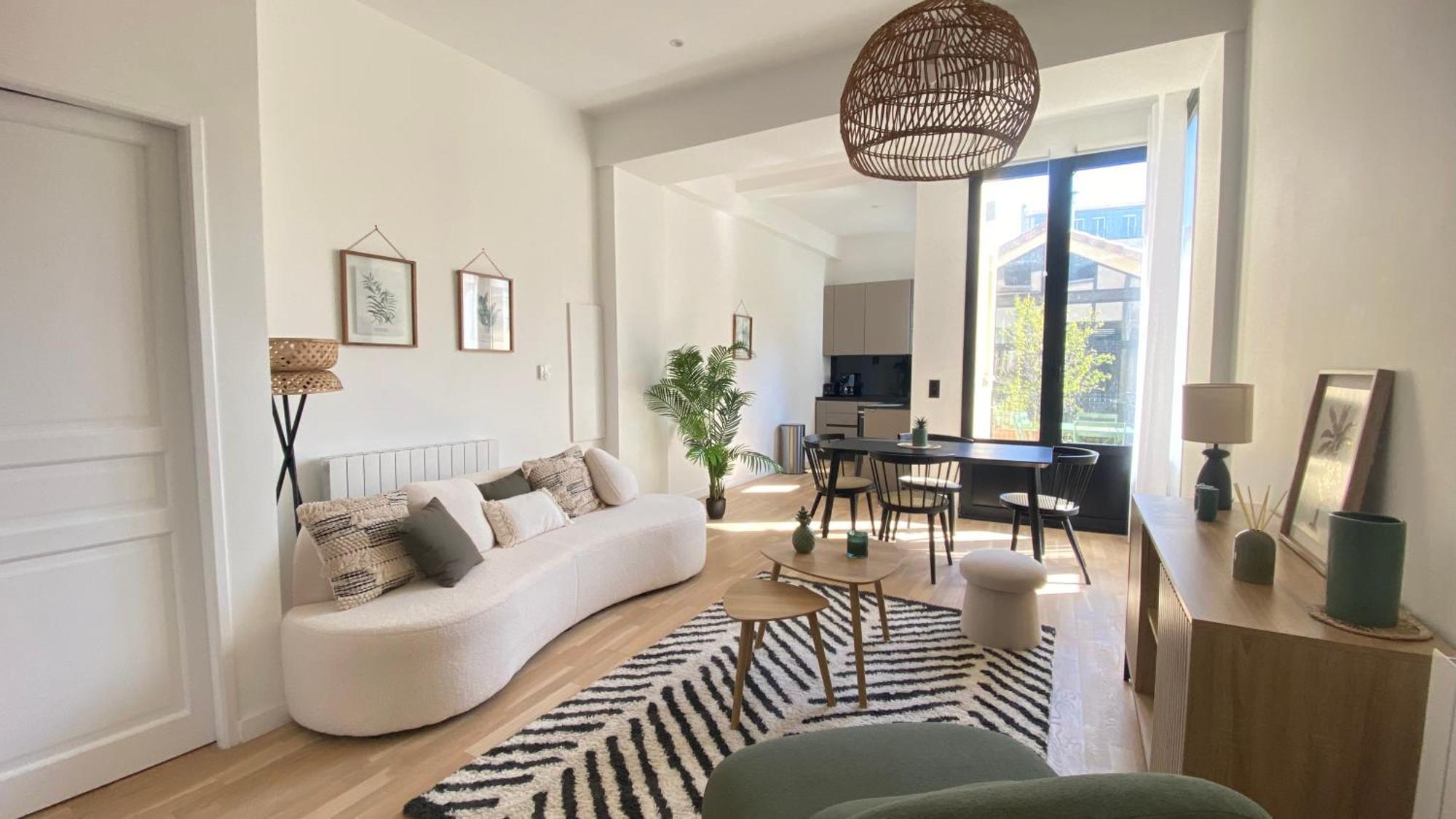 Duplex De Charme Au Coeur Du Triangle Dor *