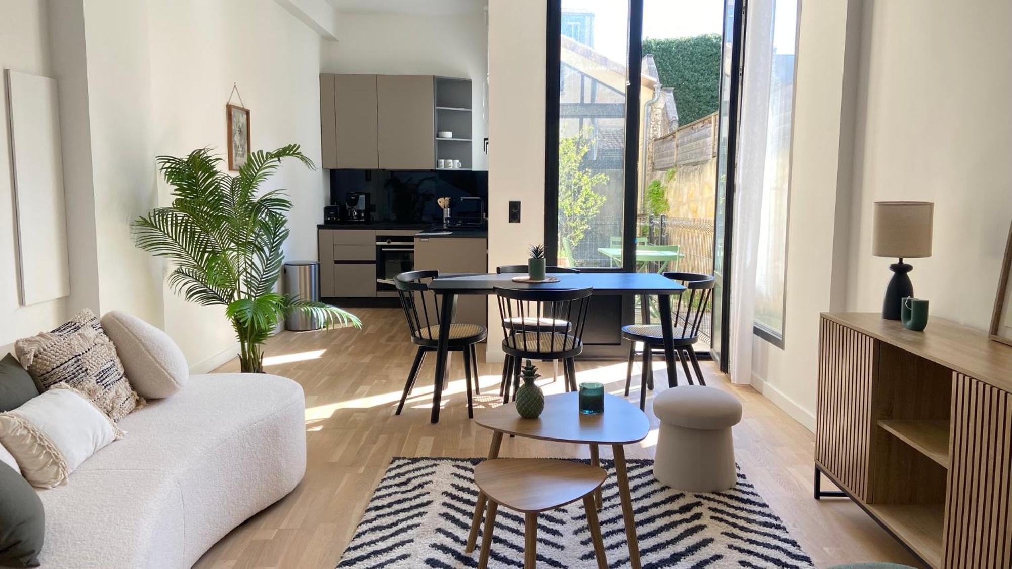 Duplex De Charme Au Coeur Du Triangle Dor *
