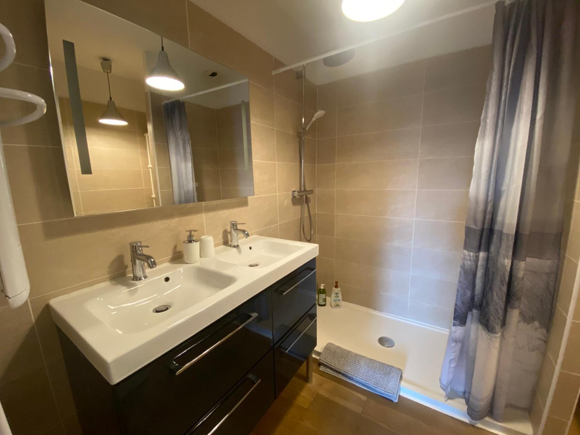 Joli Et Agreable Apartment Bordeaux