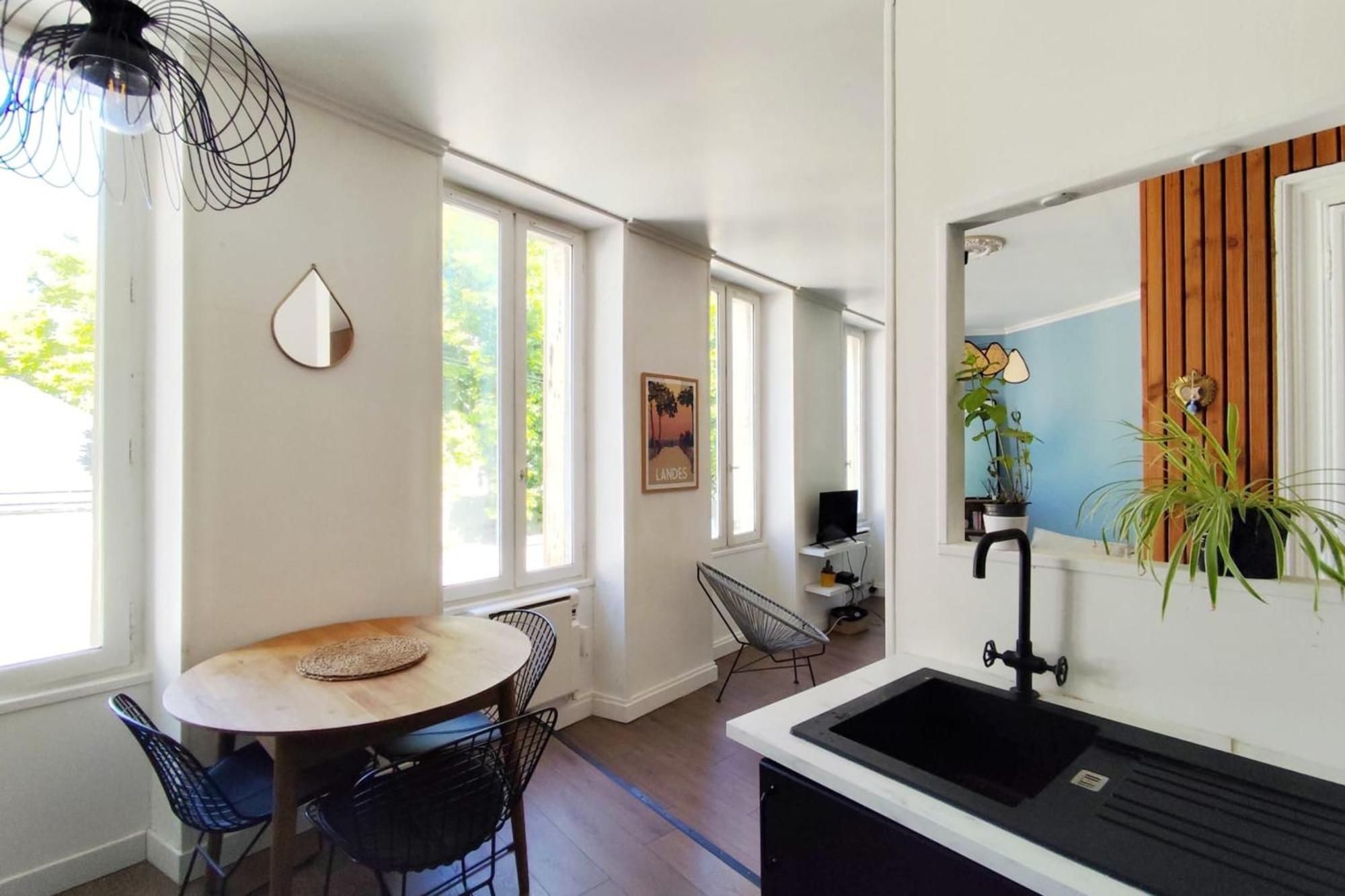 Bright 45m Near The Palais Gallien Bordeaux