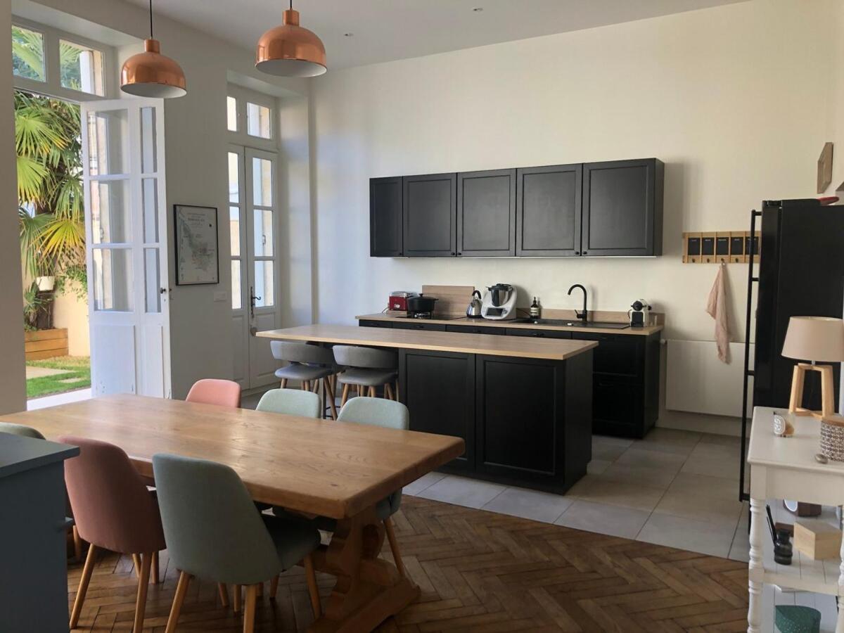 Maison En Centre Avec Jardin Et Piscine *