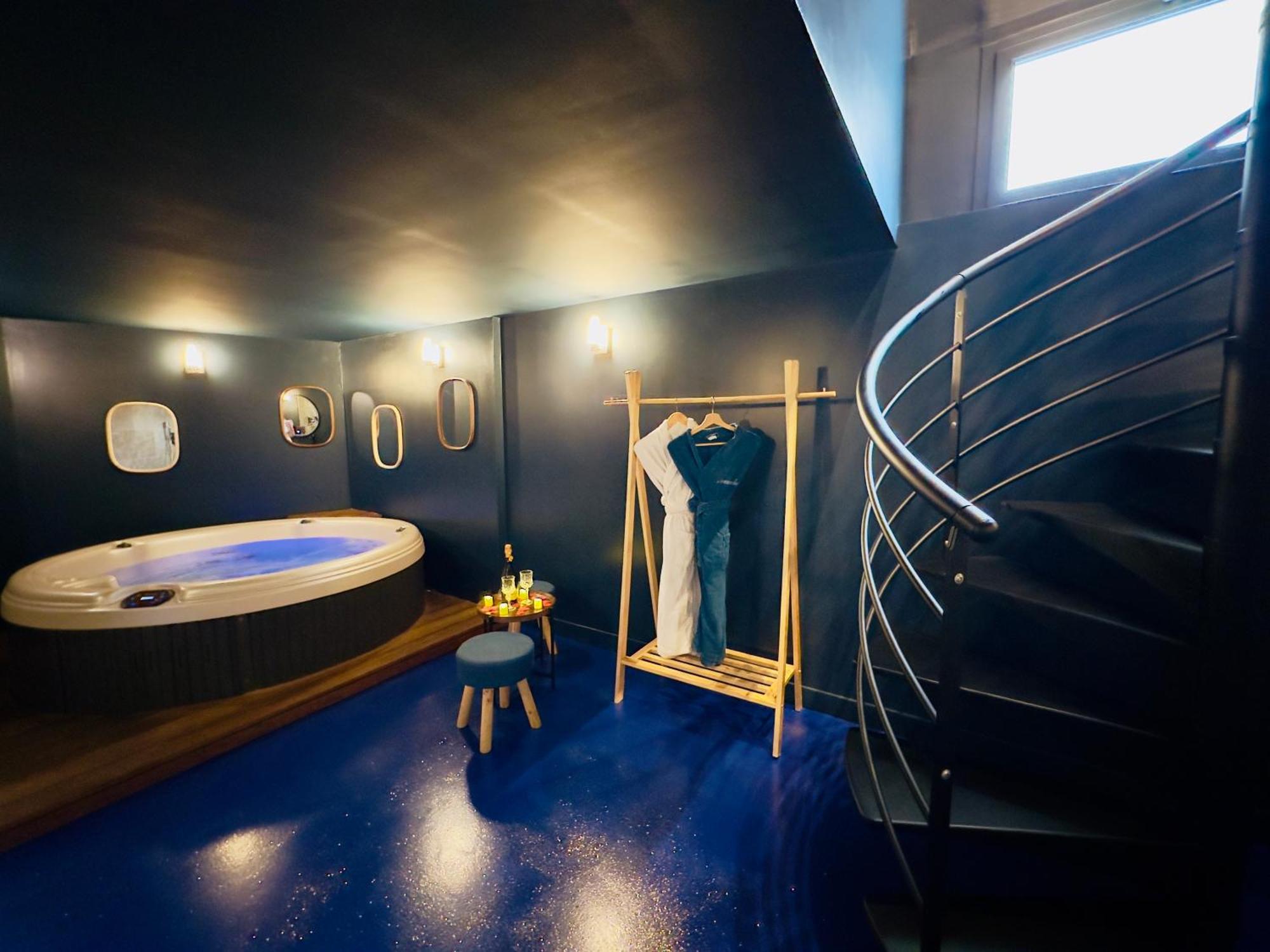 Mieuxqualhotel Jacuzzi Privatif La Parenthese *