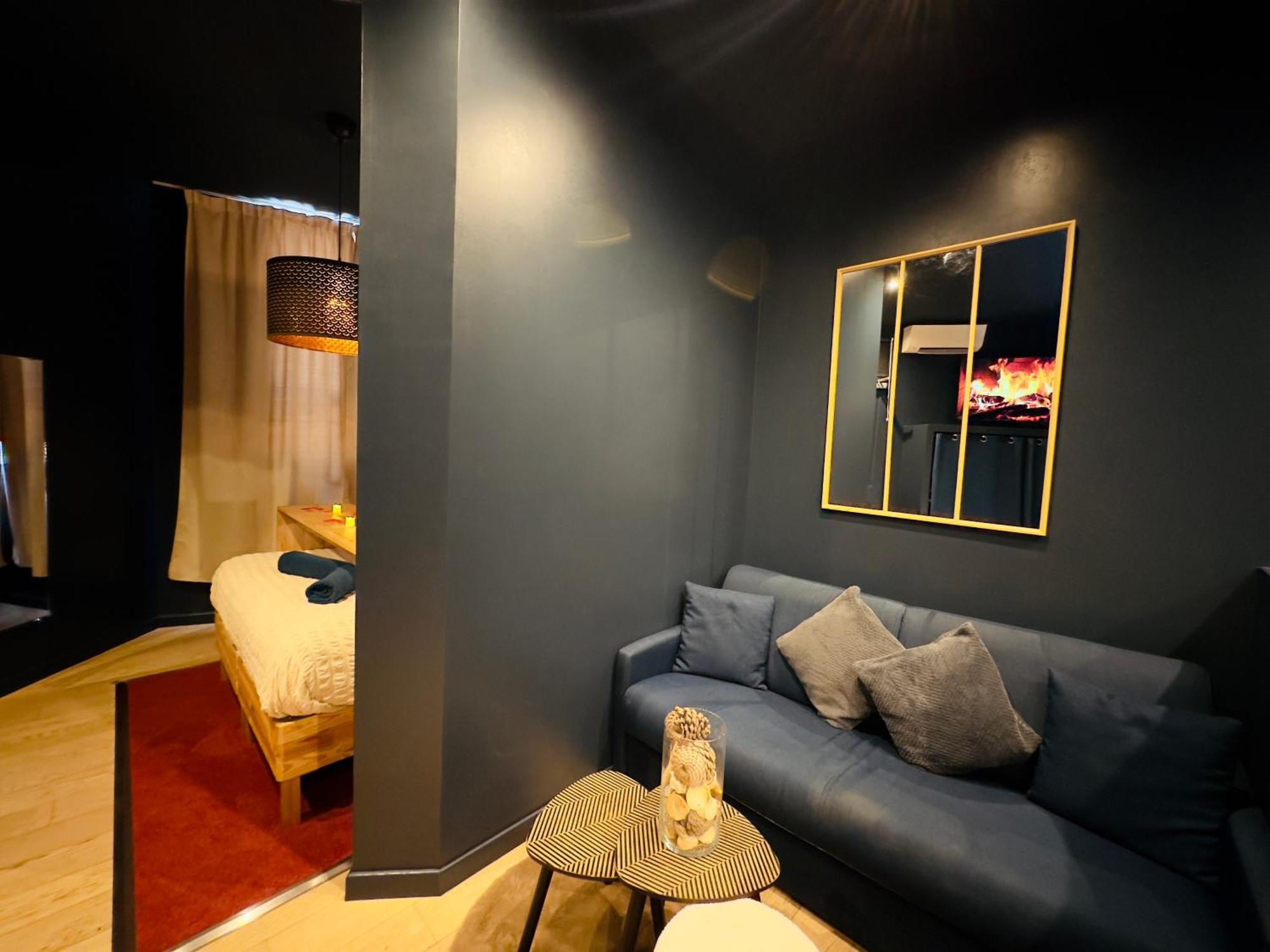 Mieuxqualhotel Jacuzzi Privatif La Parenthese *