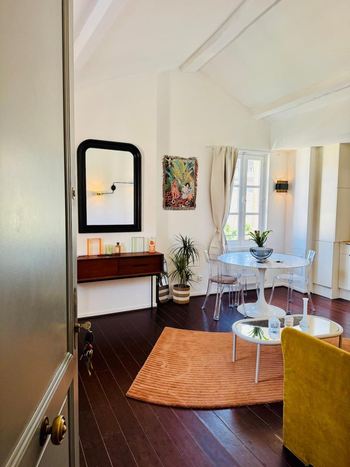 Appartement La Cour Dudon - Amazing & In Bordeaux