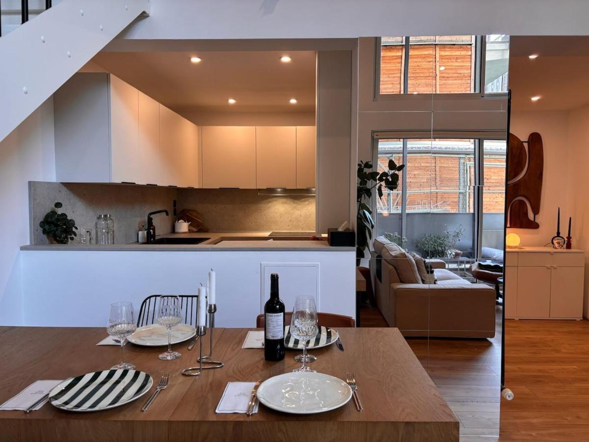 Apartment Duplex Quai Brazza Avec Terrace Et Parking