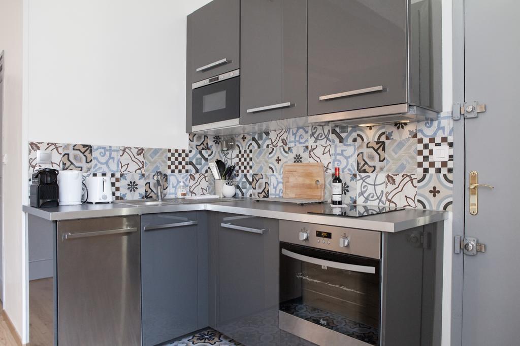 Augustins -petit Cocon Calme Et Lumineux Avec Parking Apartamento