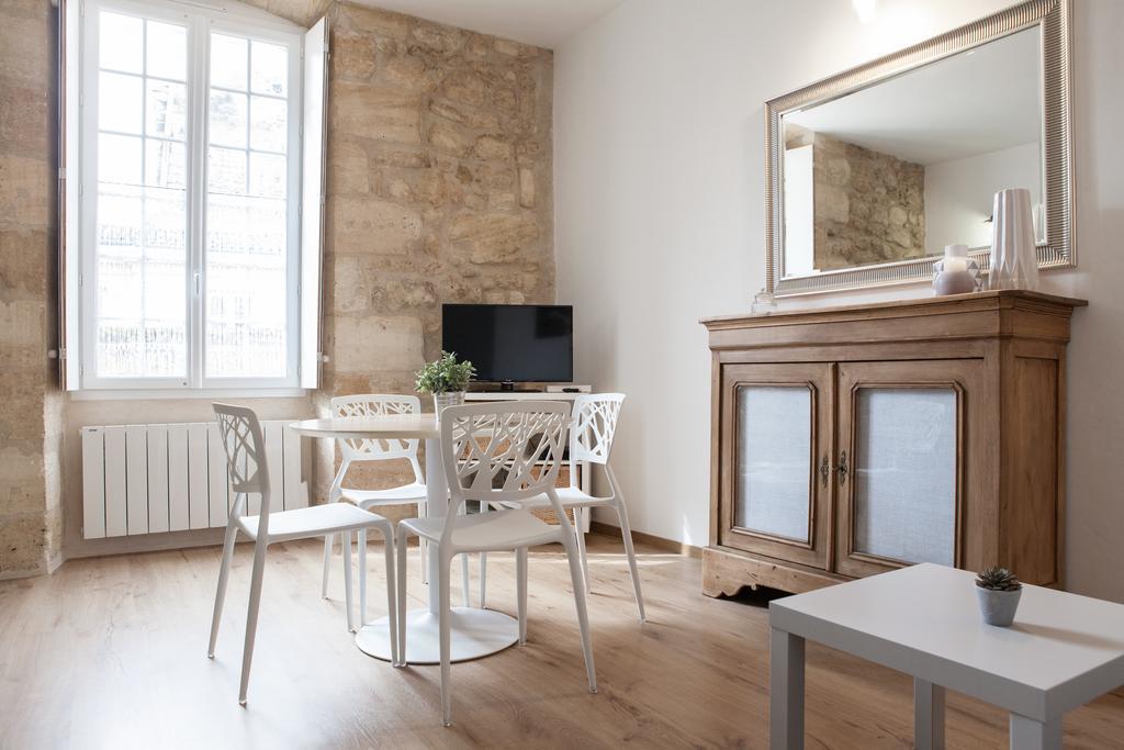 Augustins -petit Cocon Calme Et Lumineux Avec Parking Apartamento