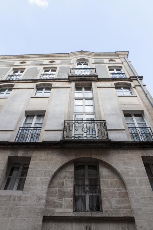 Rue Neuve With Elevator