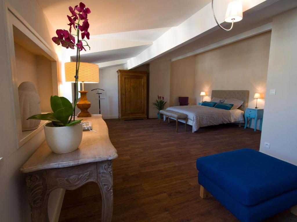 Bed and breakfast Saint Genes - Chambres Et Table D'hotes