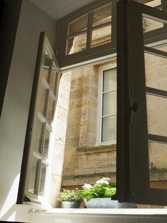 T1bis Duplex Hyper Centre Historique De Bx Apartment *