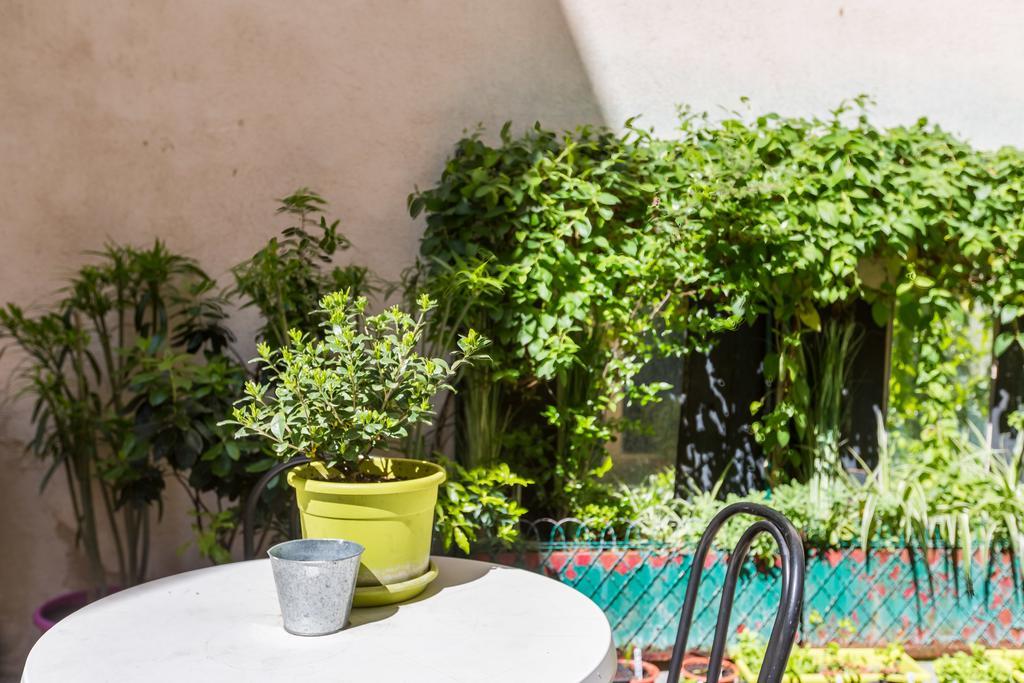Apartment With A Courtyard In The Center
