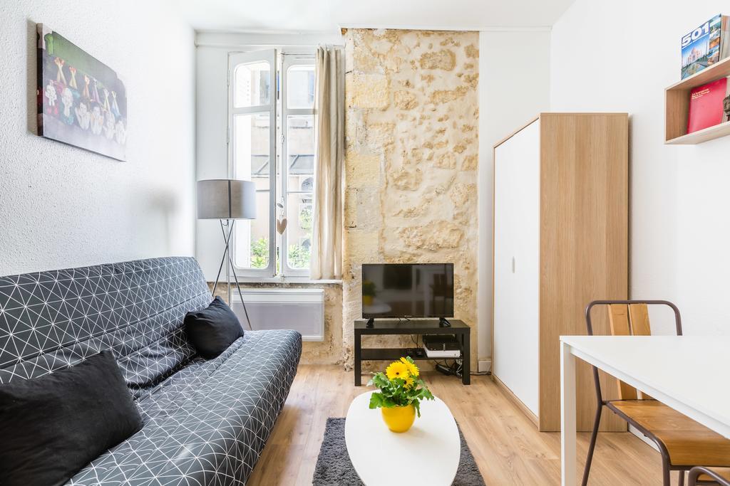 Appartement With A Courtyard In The Center *