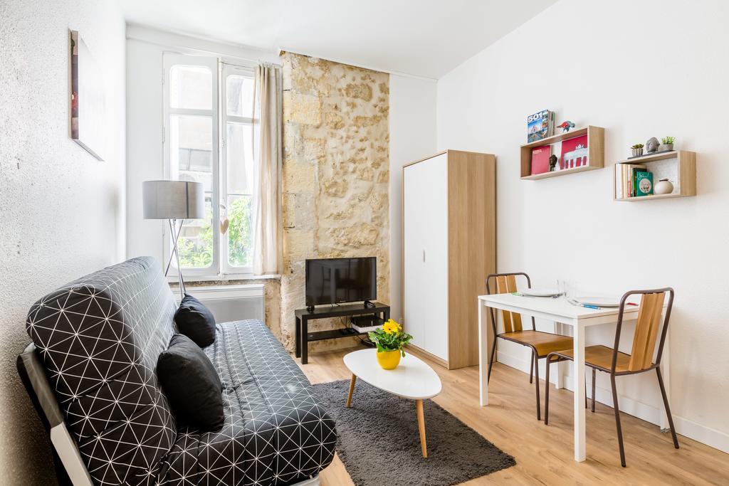 With A Courtyard In The Center Apartment